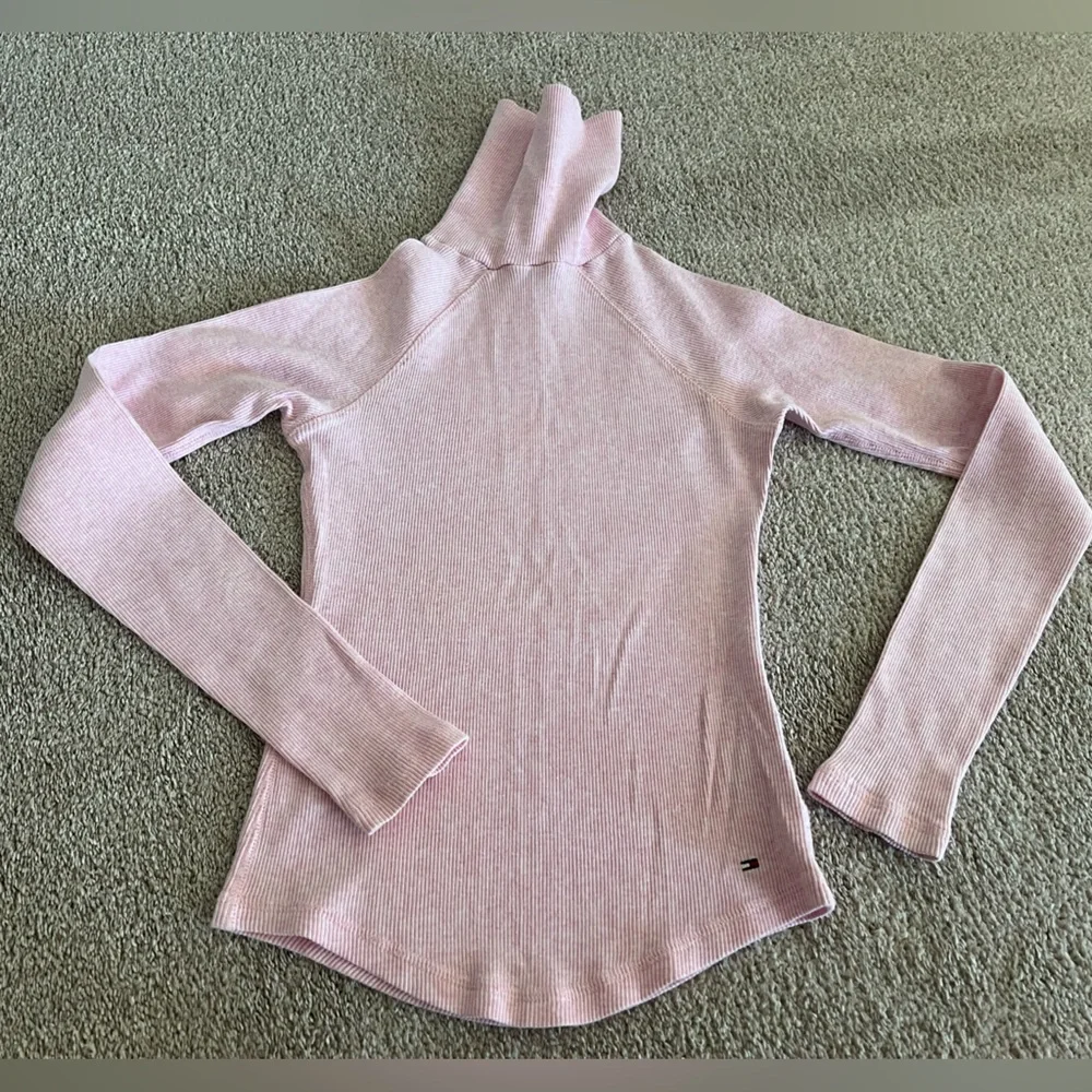 Tommy Hilfiger Pink Turtleneck Sweater – Size Small - Picture 3 of 7